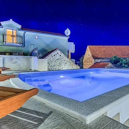 Heritage With Pool فيلة *