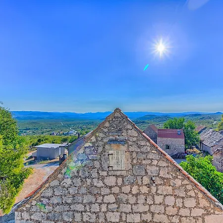 Heritage With Pool
